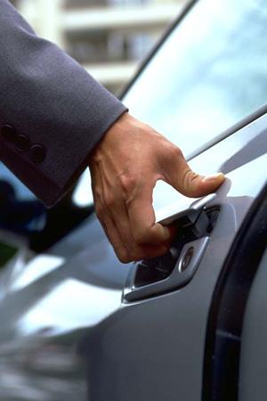 実際に低価格で受けられる車検専門店